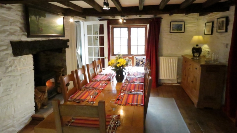 Dining Area to Accommodation near Powys